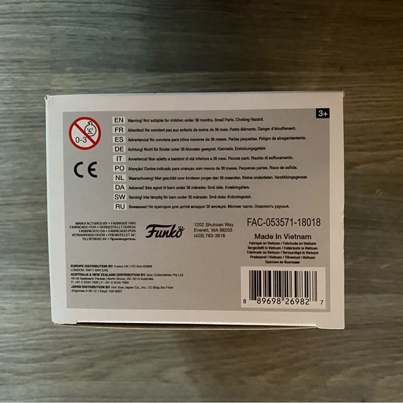 Funko Pop Lando Calrissian Figure with Yellow and Black Outfit - Picture 5 of 5